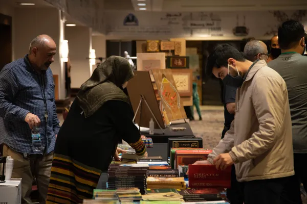 37th - Bazaar photo 2